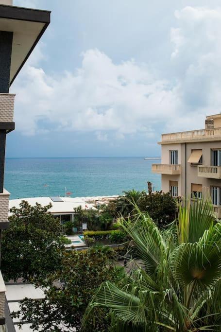Le Finestre Sul Mare Apartment Albissola Marina Luaran gambar