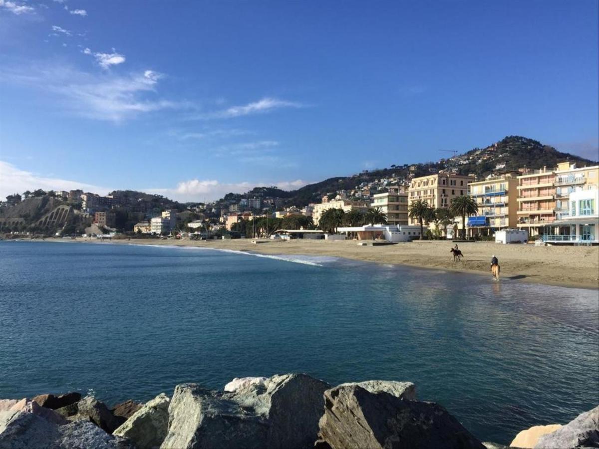 Le Finestre Sul Mare Apartment Albissola Marina Luaran gambar